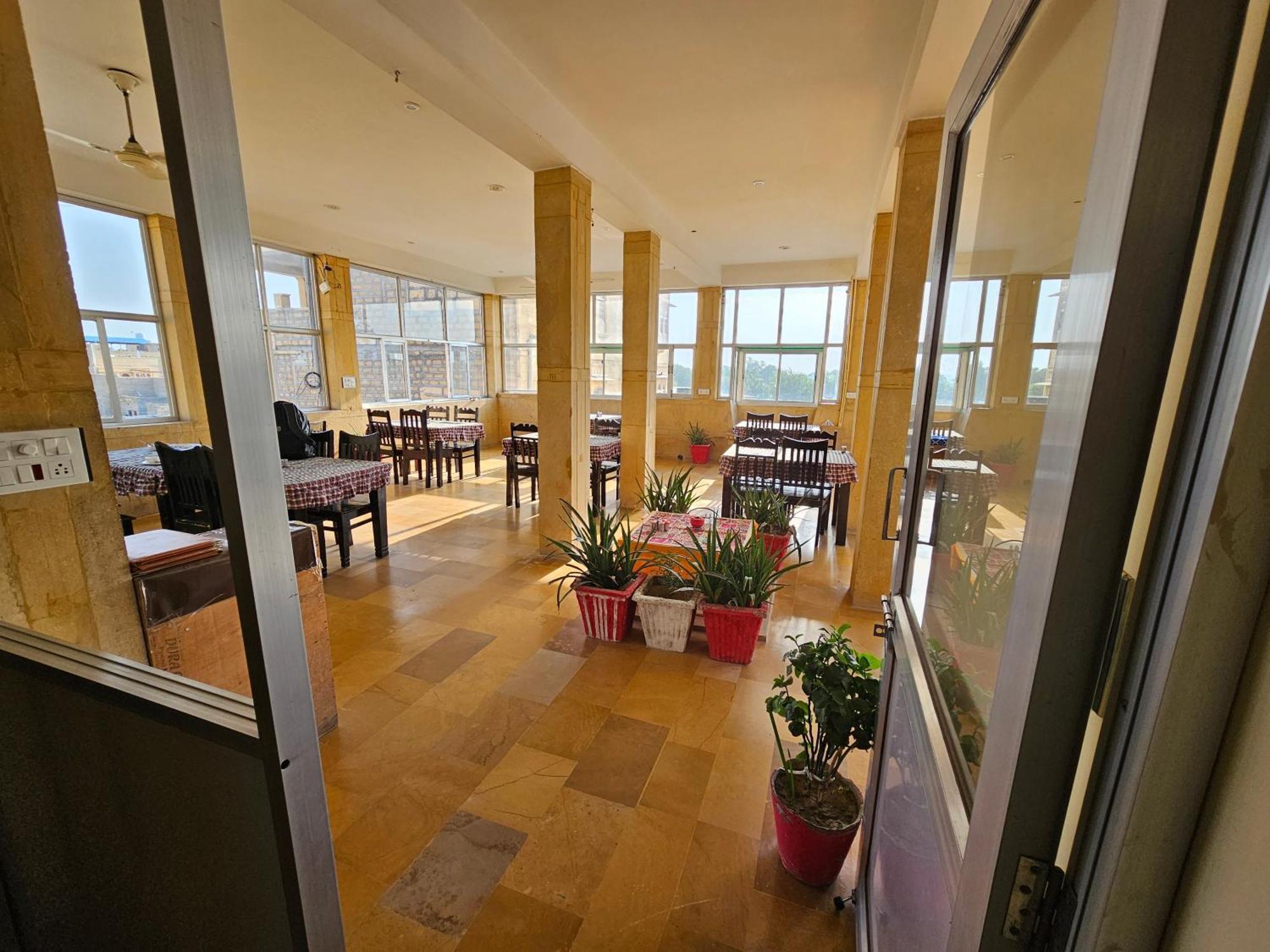 Hotel Royal Haveli Jaisalmer Buitenkant foto