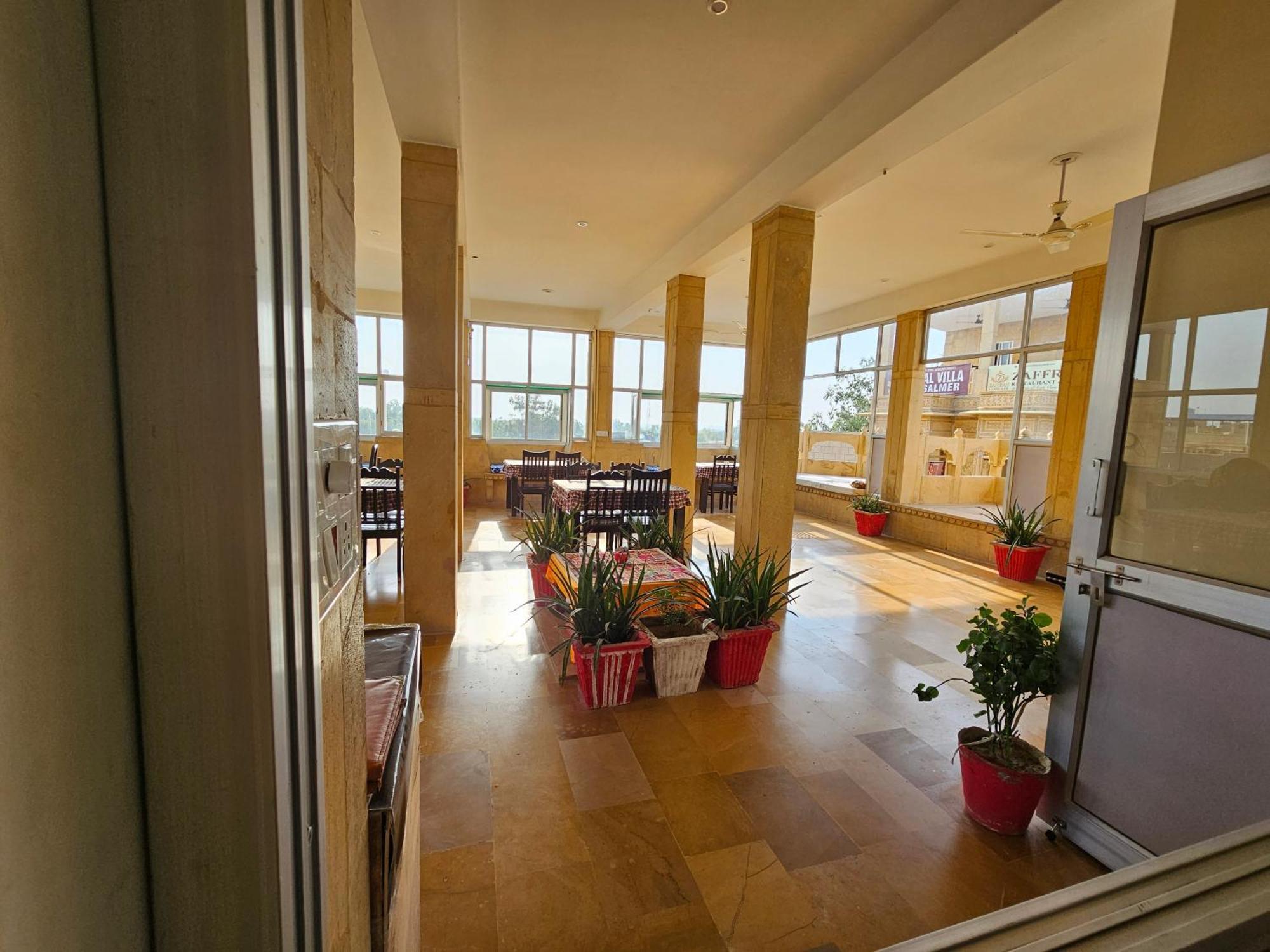 Hotel Royal Haveli Jaisalmer Buitenkant foto