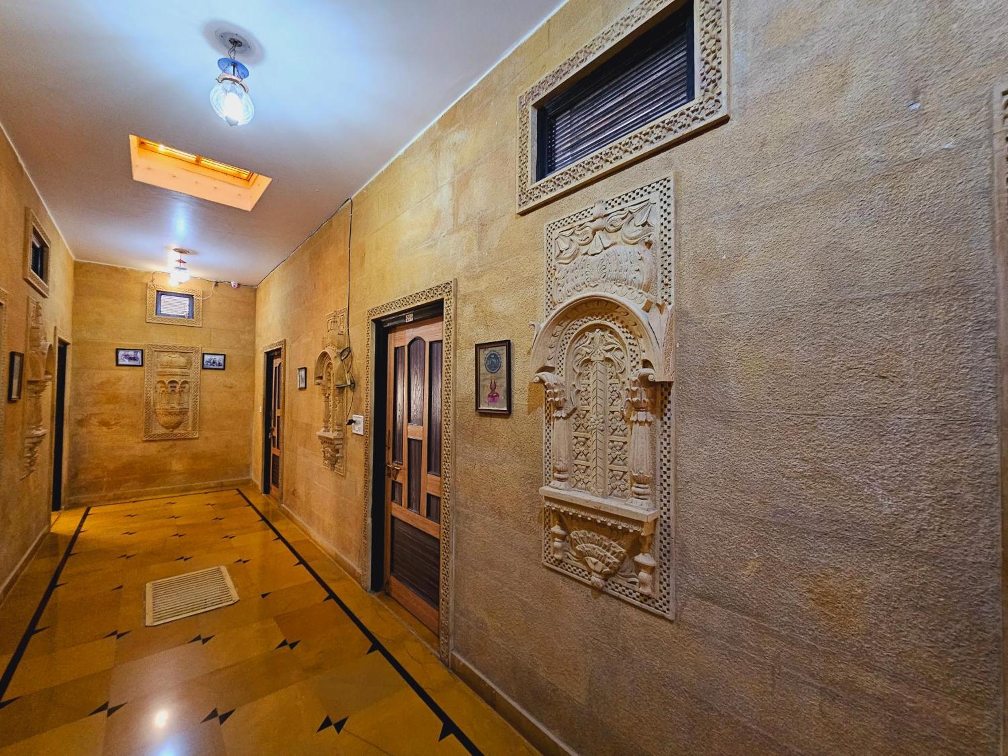 Hotel Royal Haveli Jaisalmer Buitenkant foto