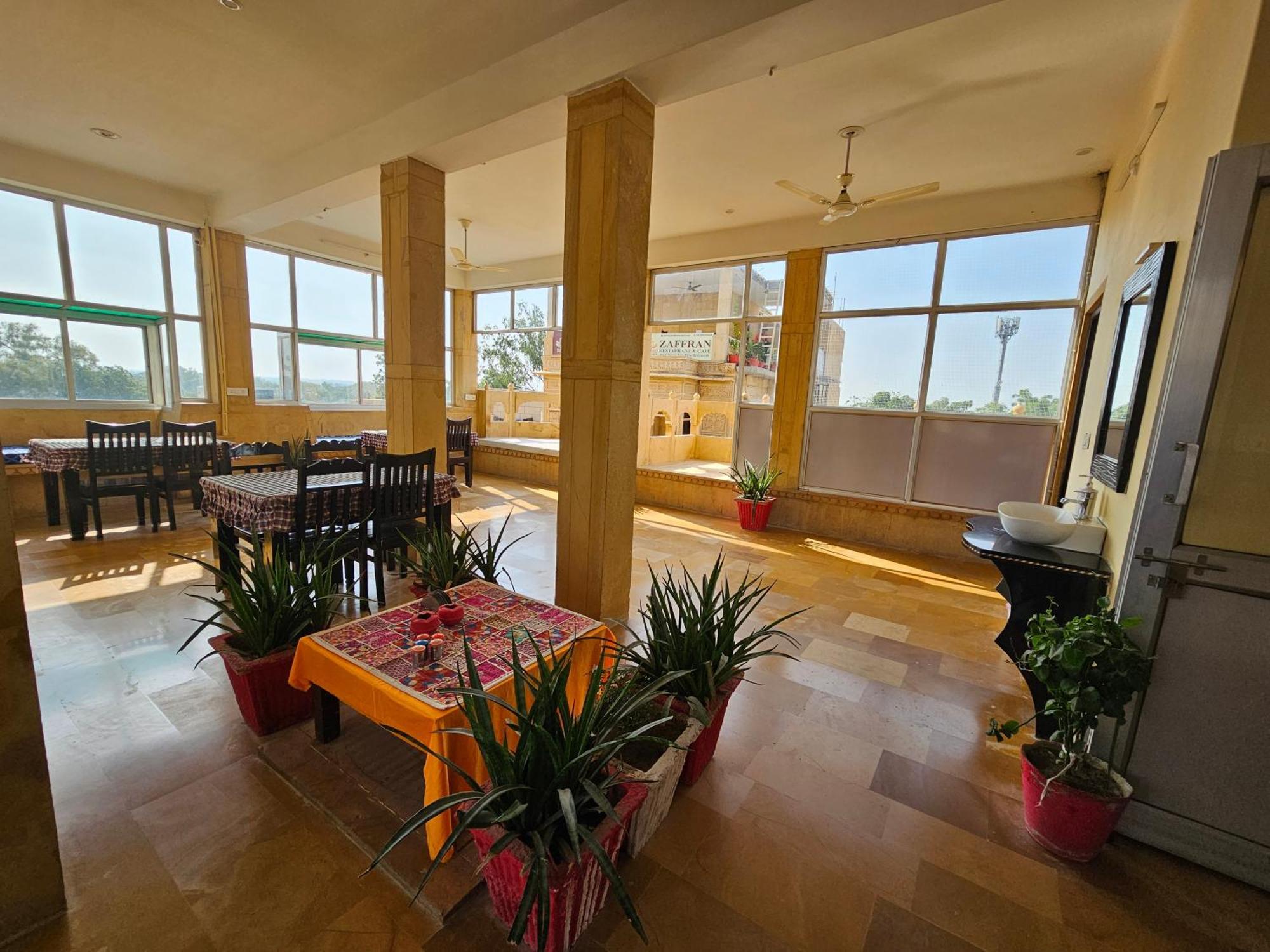Hotel Royal Haveli Jaisalmer Buitenkant foto