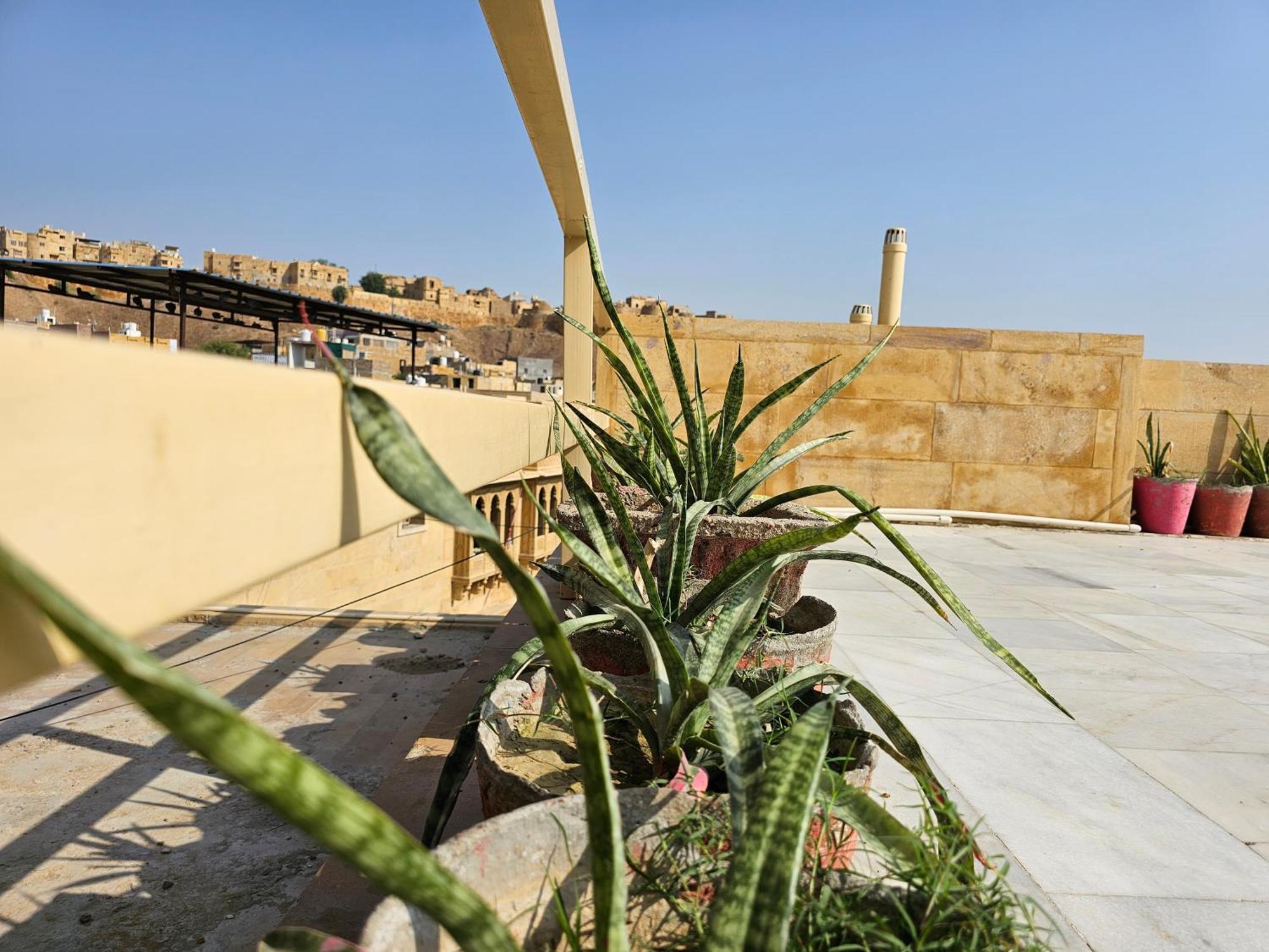 Hotel Royal Haveli Jaisalmer Buitenkant foto