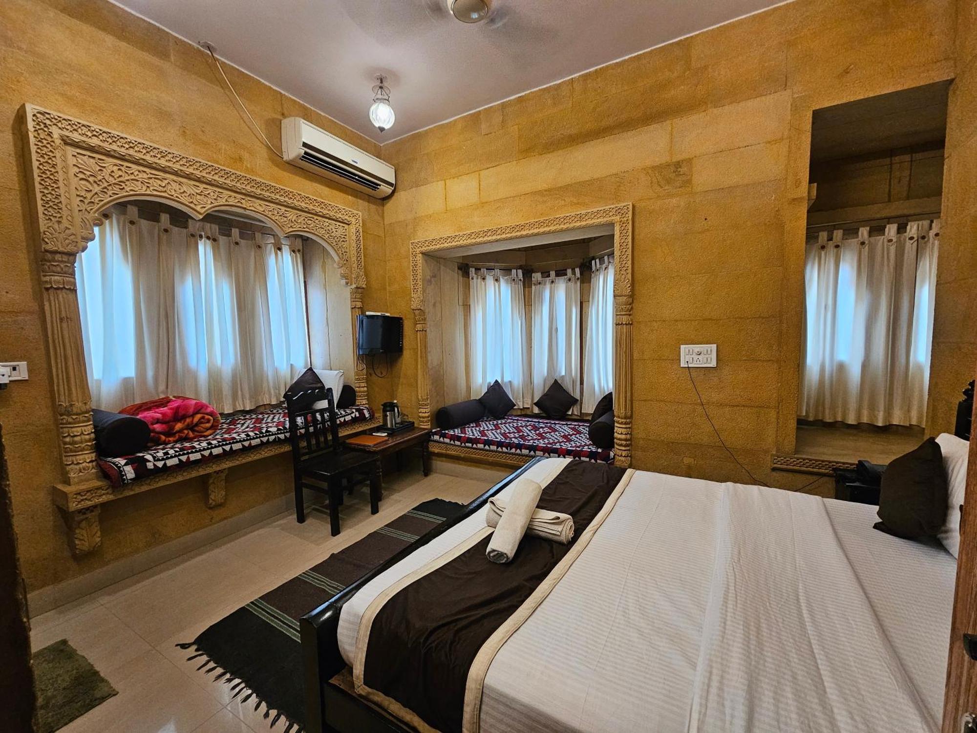 Hotel Royal Haveli Jaisalmer Buitenkant foto