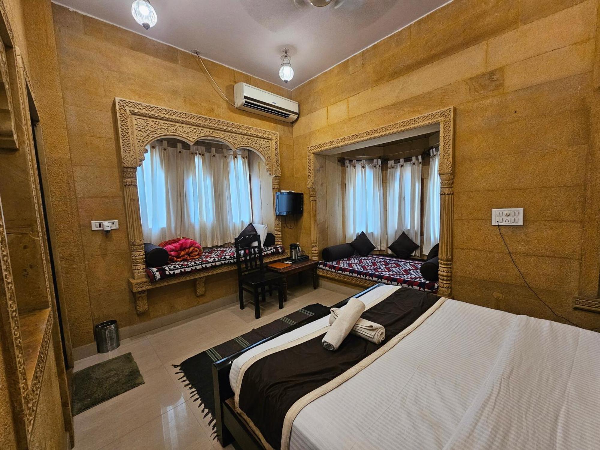 Hotel Royal Haveli Jaisalmer Buitenkant foto