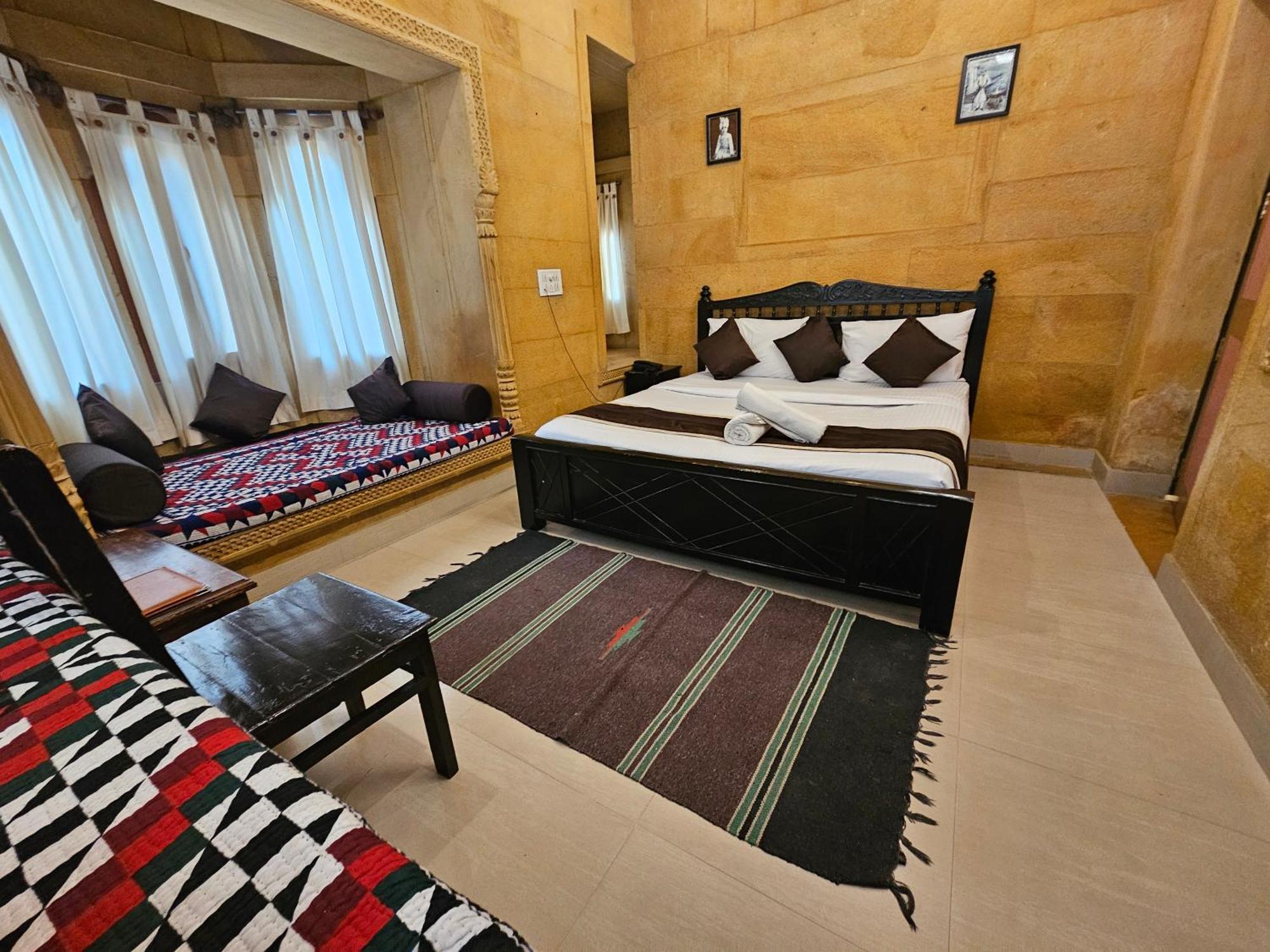 Hotel Royal Haveli Jaisalmer Buitenkant foto